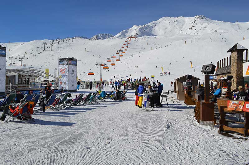 Naar de Oostenrijkse sneeuw met een groep? Wij verzorgen complete winterse groepsreizen met afwisselende activiteiten! Lees hier meer!